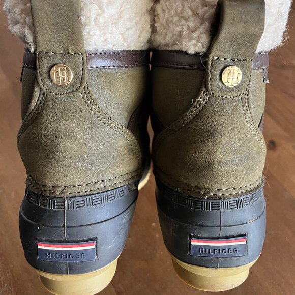 Tommy Hilfiger Womens Duck Boots Green Faux Fur Size 8 M Gold Tone Plush Lined - Picture 5 of 10